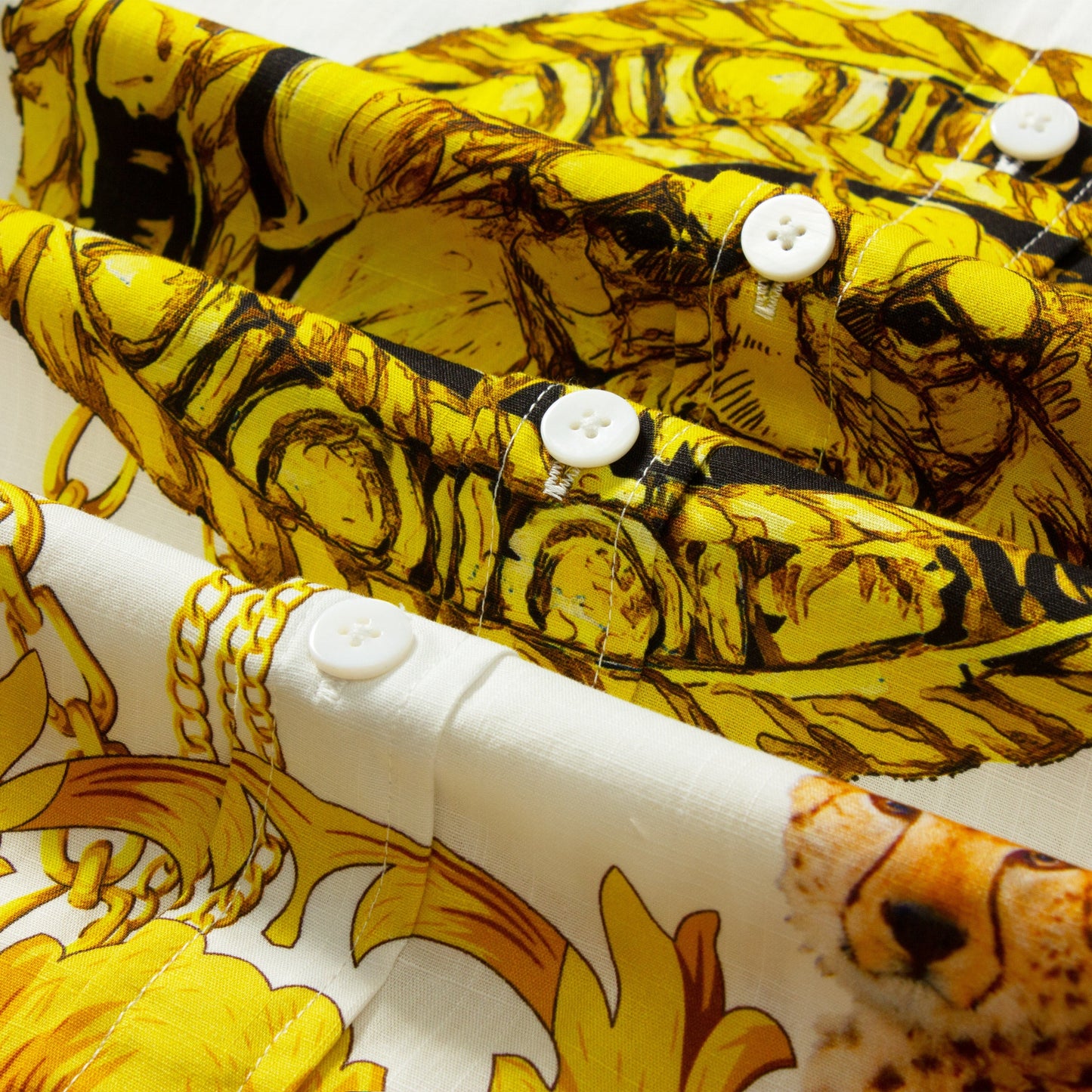 Animal Pattern Short Sleeve Shirt for Men with Chain Accents Jonvidesign